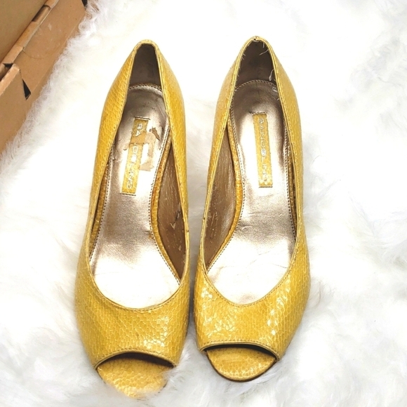 Bandolino MYLAH Faux Snakeskin Heels 6 - Picture 2 of 12
